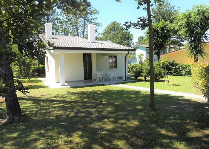 Вилла With Shared Pools And Garden